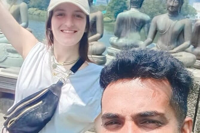 Tuk tuk colombo Sightseeing tour - Tea, parks, and Independence Memorial Hall