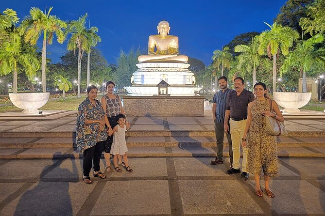 Tuk Tuk safari capital Colombo (Food and Entry Fees) Including - The Lotus Tower and a Hindu temple