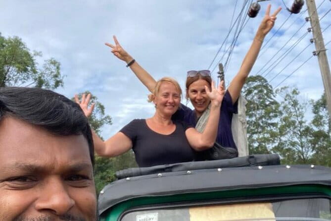 Unforgettable Experience on a Private Day Tour of Kandy City - Traditional music and dance at the Kandy Lake Club