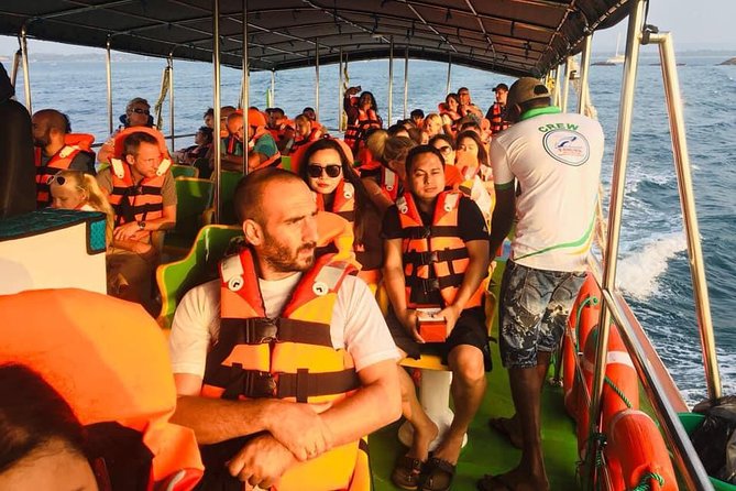 Whales and Dolphins Watching-Luxury Super Grade Cruiser(Hotel Pick up offered) - Hotel pickup from Galle and the real cost of the day